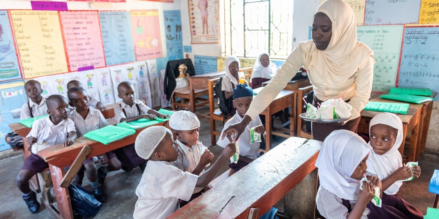 Project School Feeding 1 Happy Times 36 mr